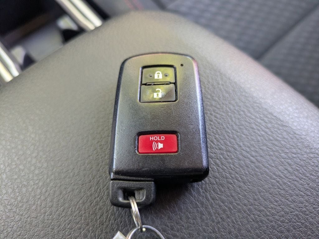 Used 2023 Toyota Tacoma SR5 AWD/4WD image 28