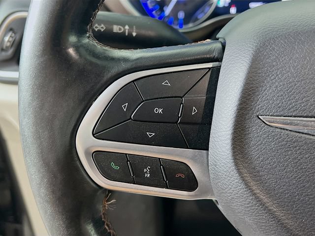 Used 2019 Chrysler Pacifica Touring-L Plus w/ Advanced Safetytec Group FWD image 13