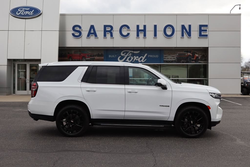 Used 2022 Chevrolet Tahoe LT w/ Luxury Package image 2