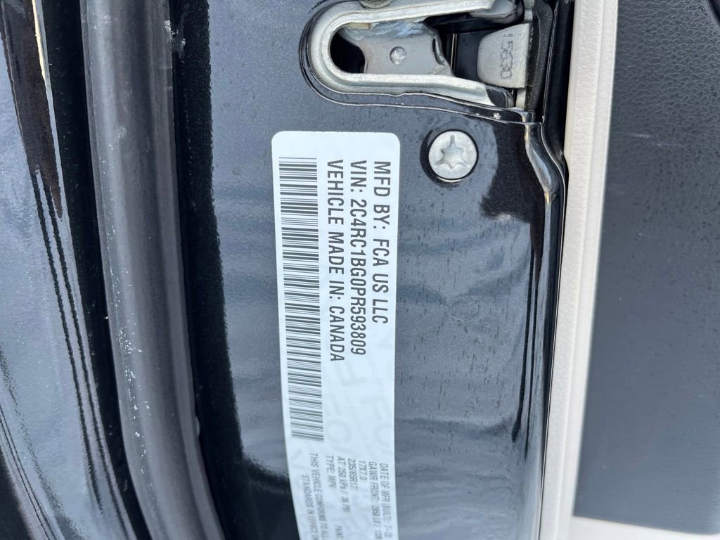 Used 2023 Chrysler Pacifica Touring-L image 40