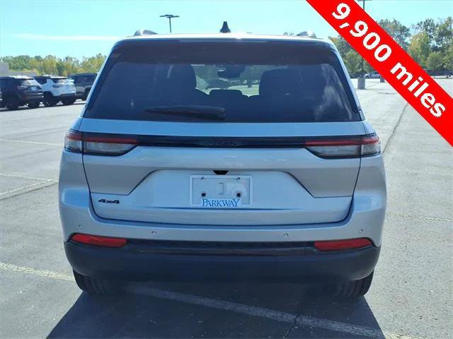 Certified 2023 Jeep Grand Cherokee Altitude image 5