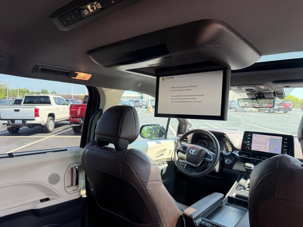 Certified 2021 Toyota Sienna Platinum AWD/4WD image 17