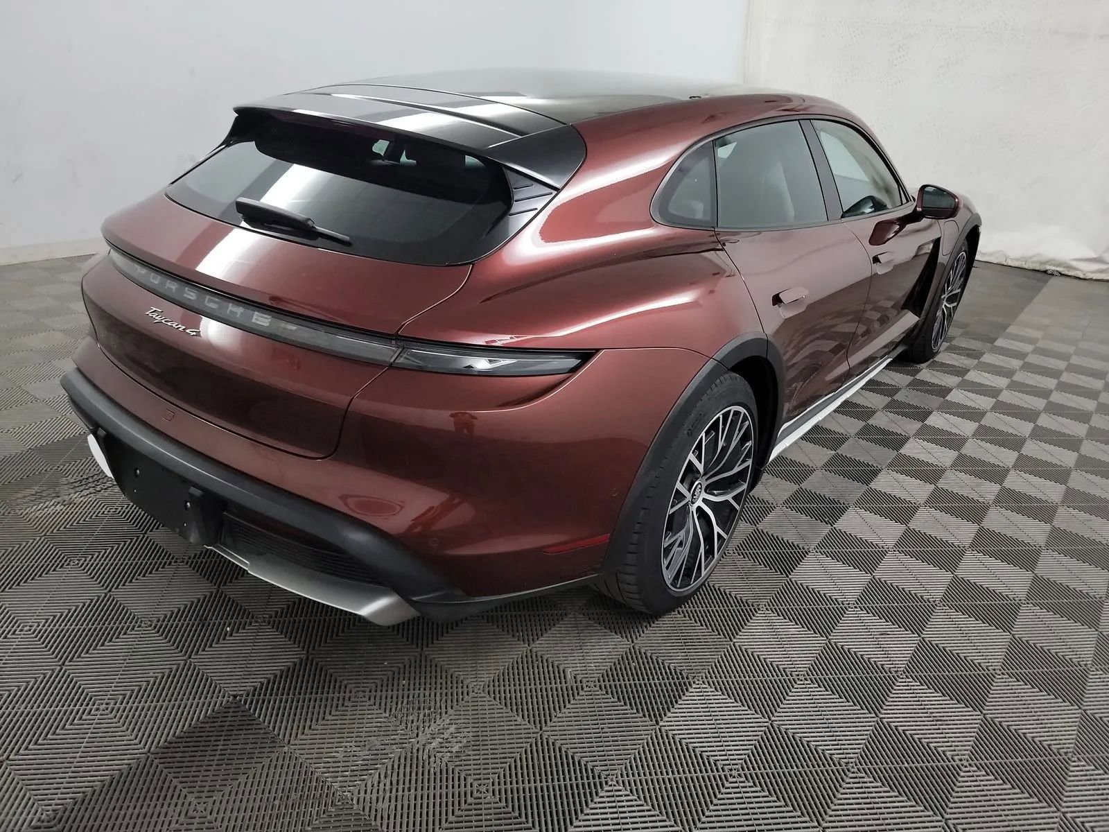 Used 2022 Porsche Taycan 4 Cross Turismo w/ Technology Package image 10