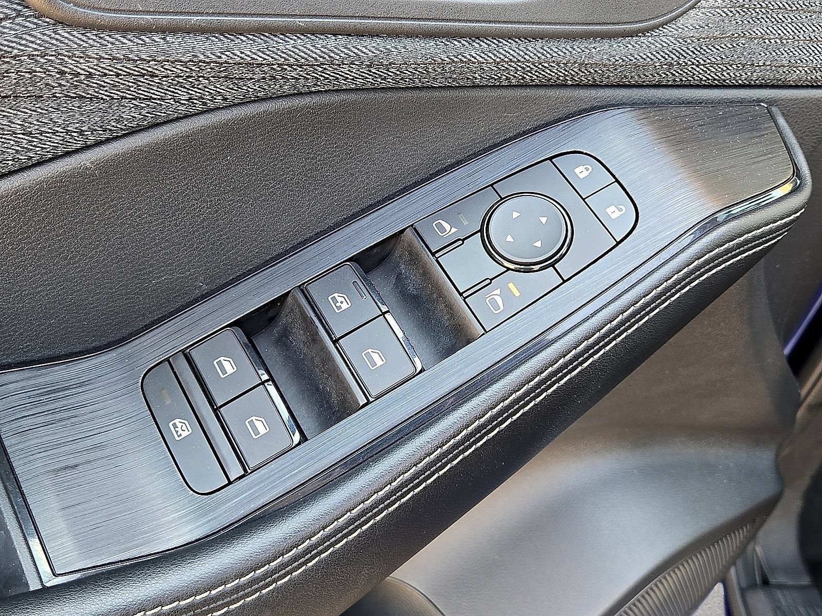 Used 2023 Nissan Rogue SV AWD/4WD image 21