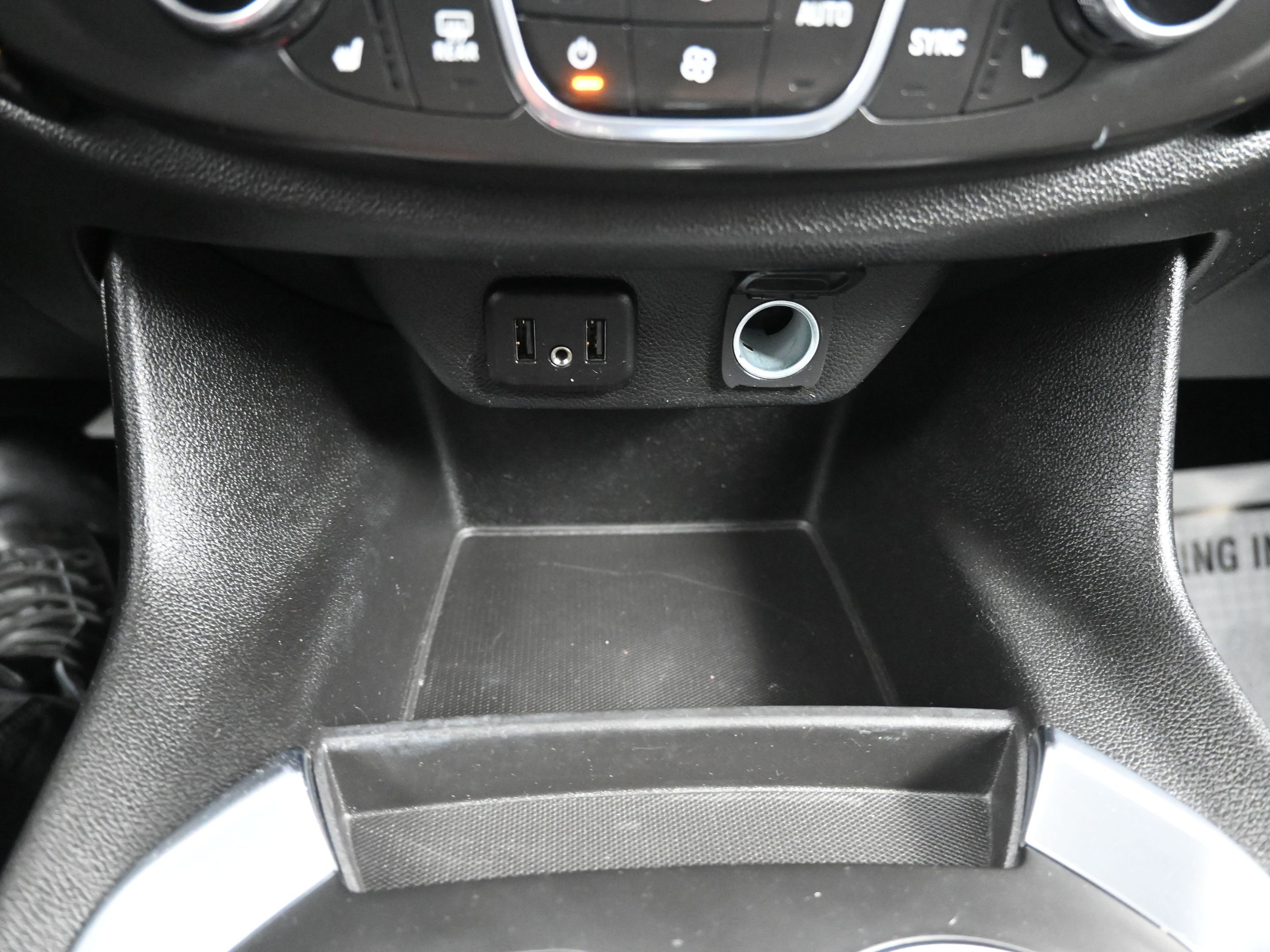 Used 2020 Chevrolet Traverse LT w/ LPO, Black Accent Package image 42