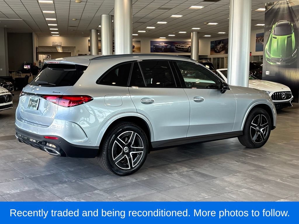 Used 2025 Mercedes-Benz GLC 300 4MATIC image 4