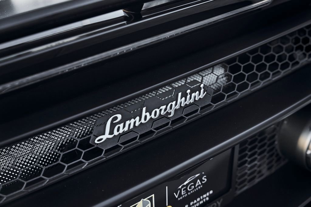 Used 2021 Lamborghini Huracan EVO image 10