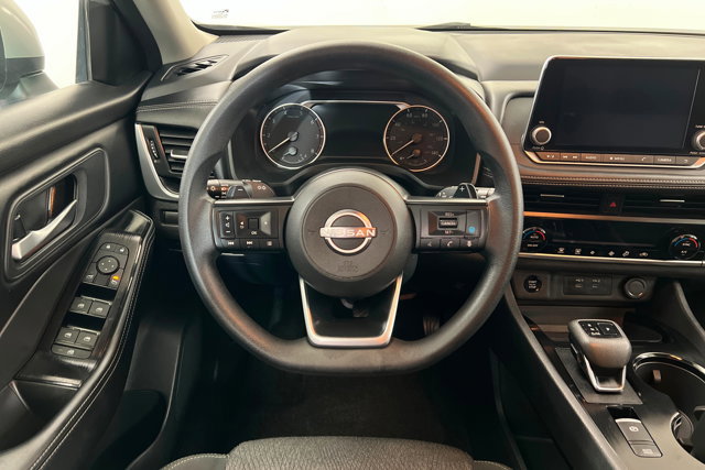 Used 2024 Nissan Rogue SV image 12
