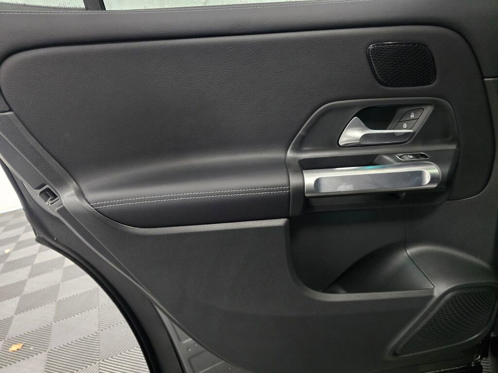 New 2026 Mercedes-Benz GLB 250 4MATIC image 19