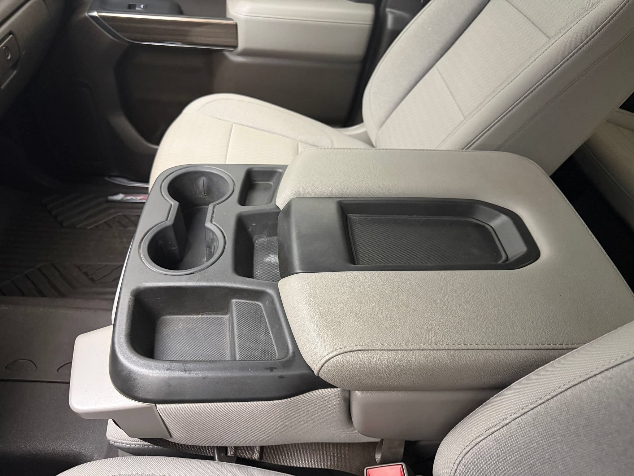 Used 2021 Chevrolet Silverado 1500 LT AWD/4WD image 16