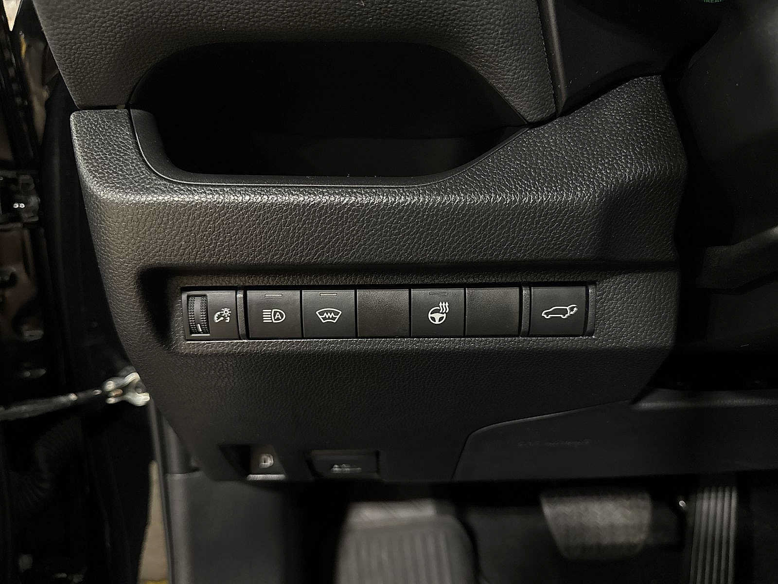 Used 2024 Toyota RAV4 XLE w/ Convenience Package AWD/4WD image 32