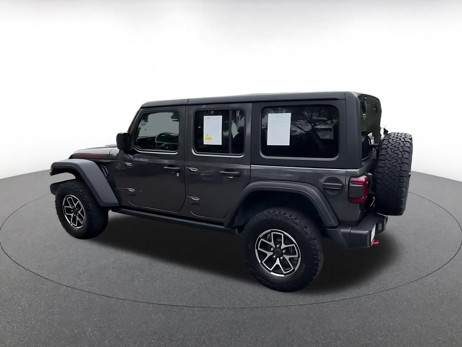 Used 2025 Jeep Wrangler Unlimited Rubicon AWD/4WD image 9