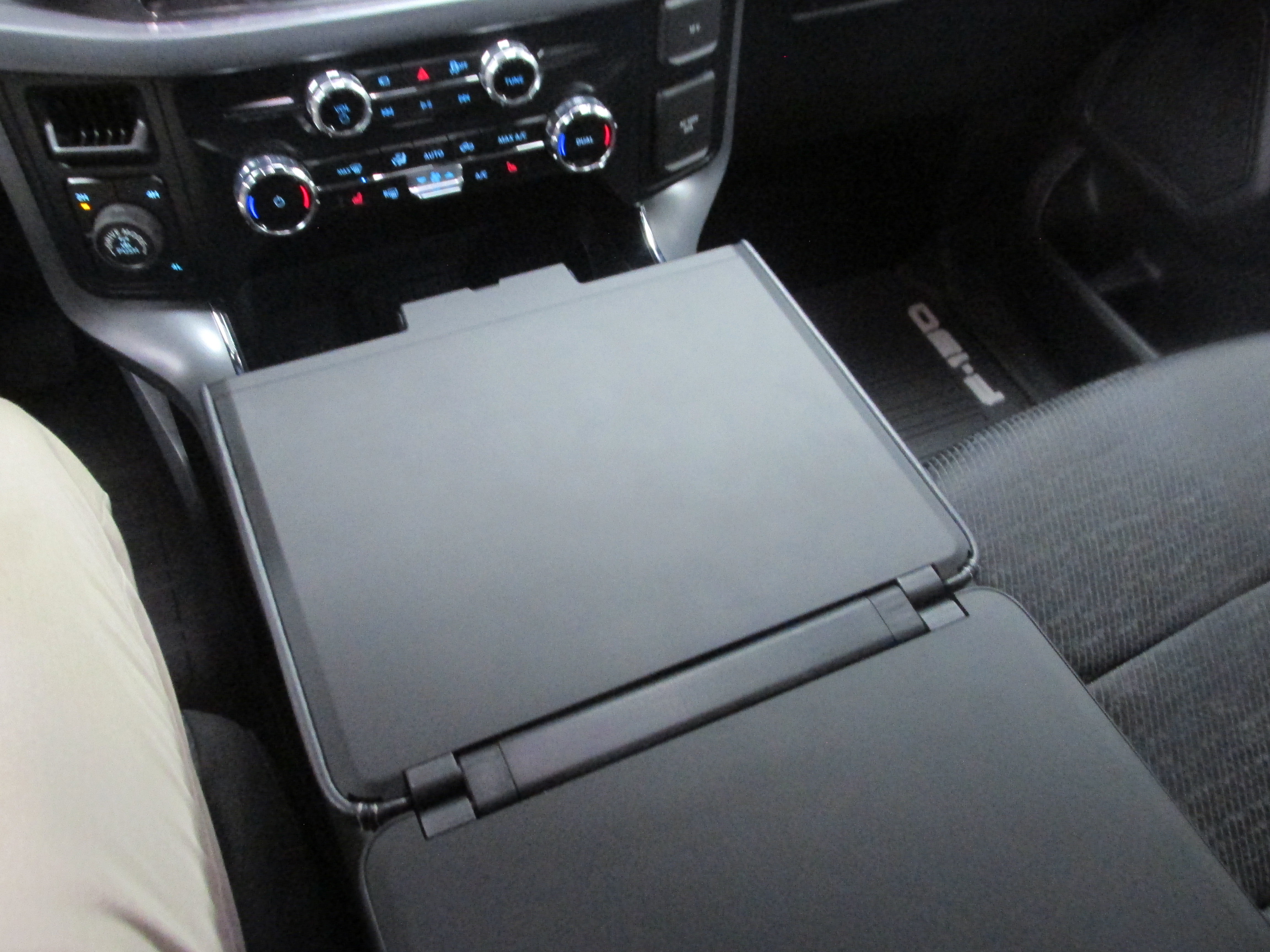 New 2026 Ford F150 XLT w/ Equipment Group 302A MID image 40