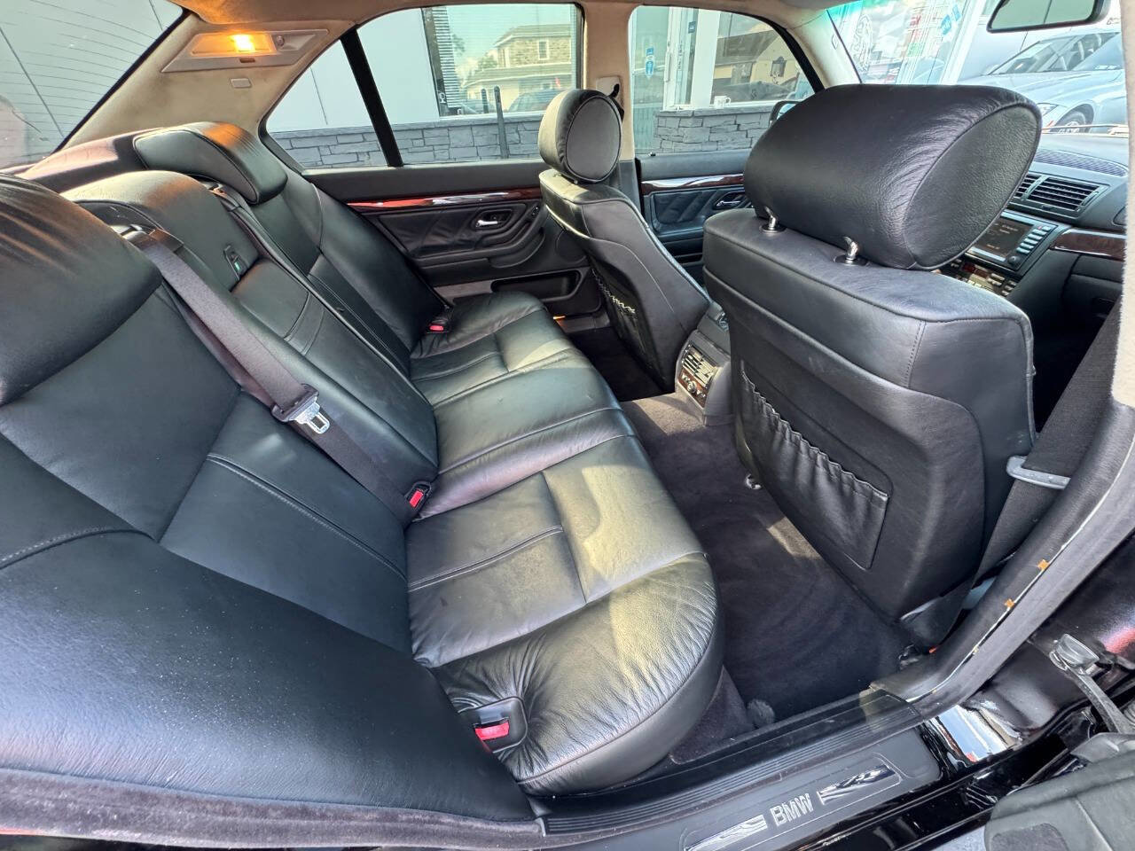 Used 2001 BMW 740i RWD image 18