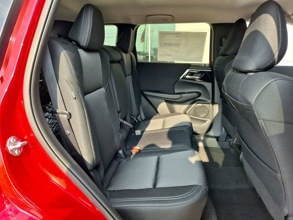 New 2026 Mitsubishi Outlander ES FWD image 19