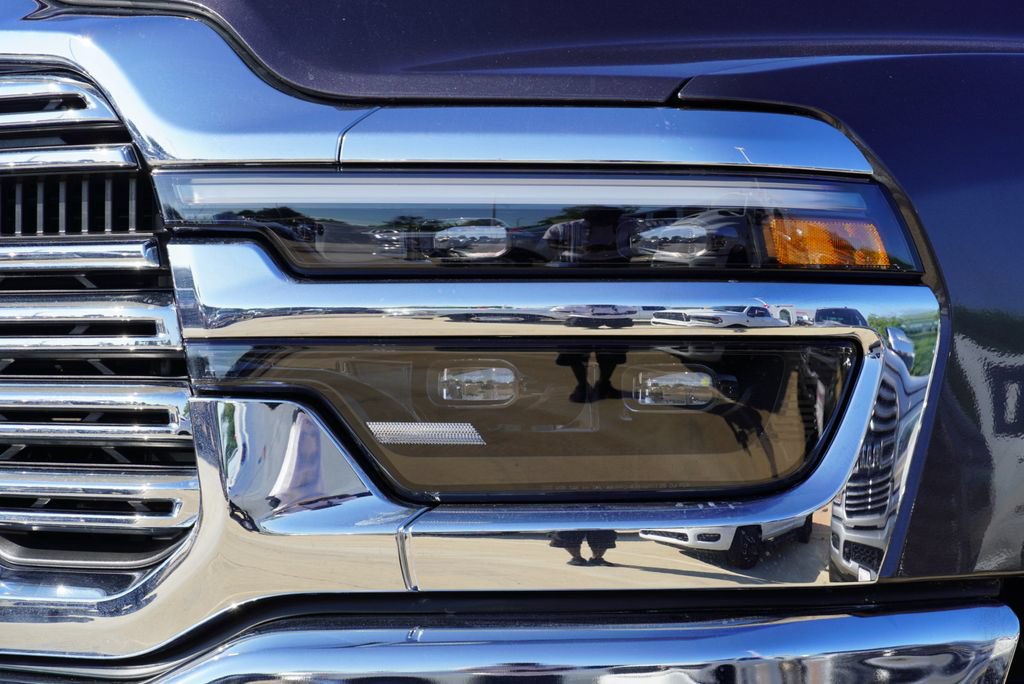 New 2026 RAM 3500 Laramie AWD/4WD image 4