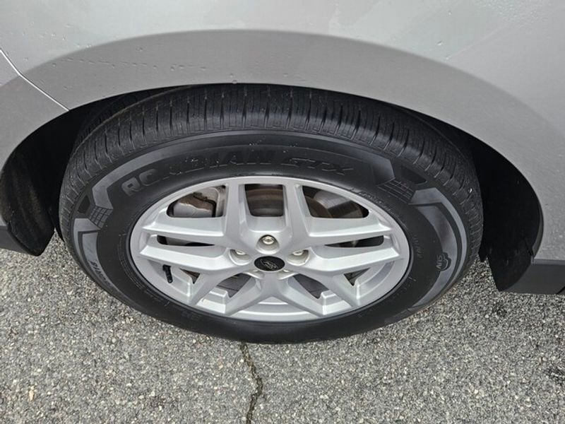 Used 2023 Ford Edge SEL image 19