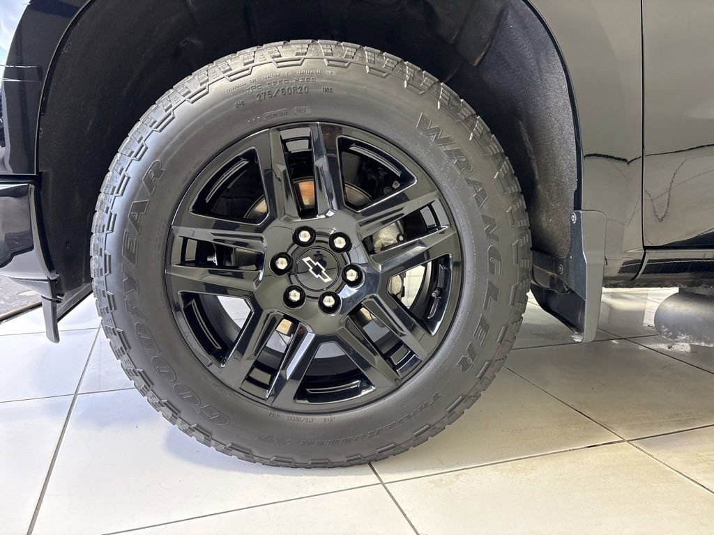 Used 2024 Chevrolet Silverado 1500 Custom w/ Turbomax Blackout Package image 9