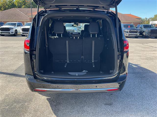 New 2026 Chrysler Pacifica Select image 14