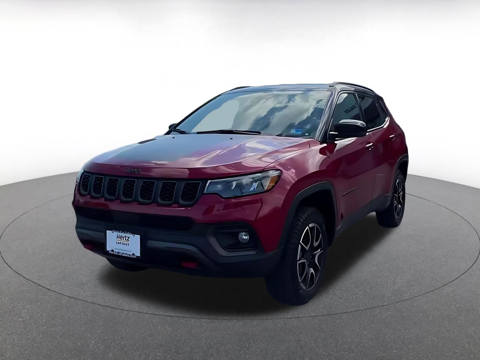 Used 2025 Jeep Compass Trailhawk AWD/4WD image 4