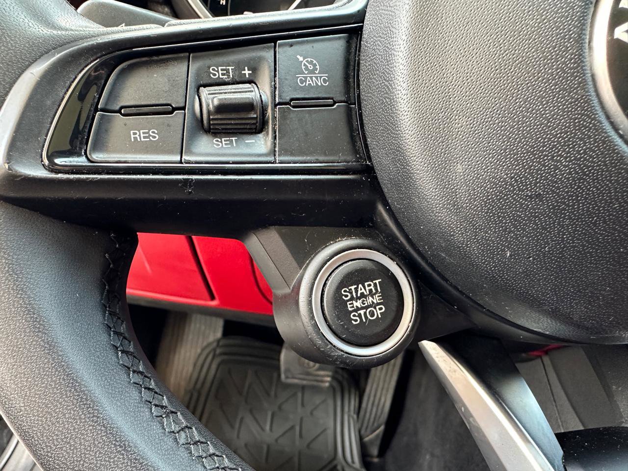 Used 2020 Alfa Romeo Giulia w/ Nero Edizione image 20