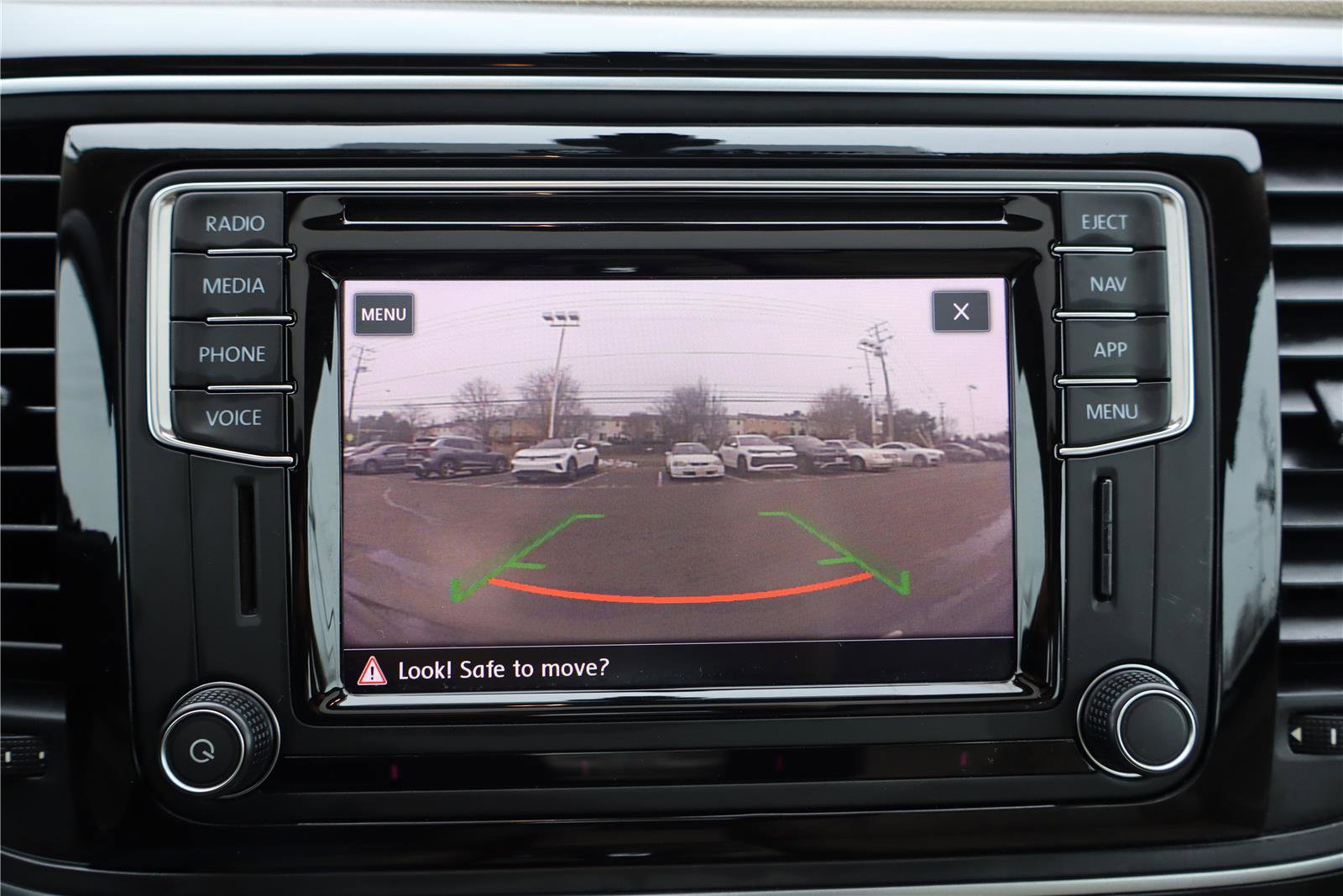 Used 2019 Volkswagen Beetle 2.0T SE w/ SE Premium Package image 22