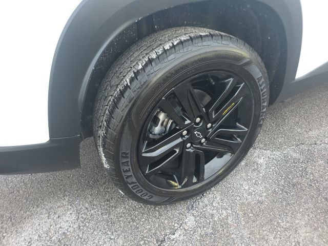 Used 2026 Chevrolet Trax ACTIV w/ Sunroof Package image 8