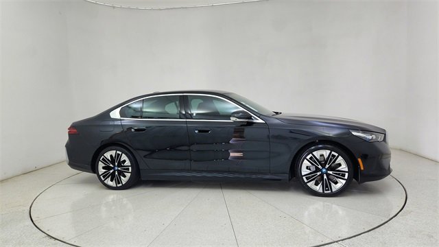 Used 2024 BMW i5 eDrive40i w/ Premium Package image 62