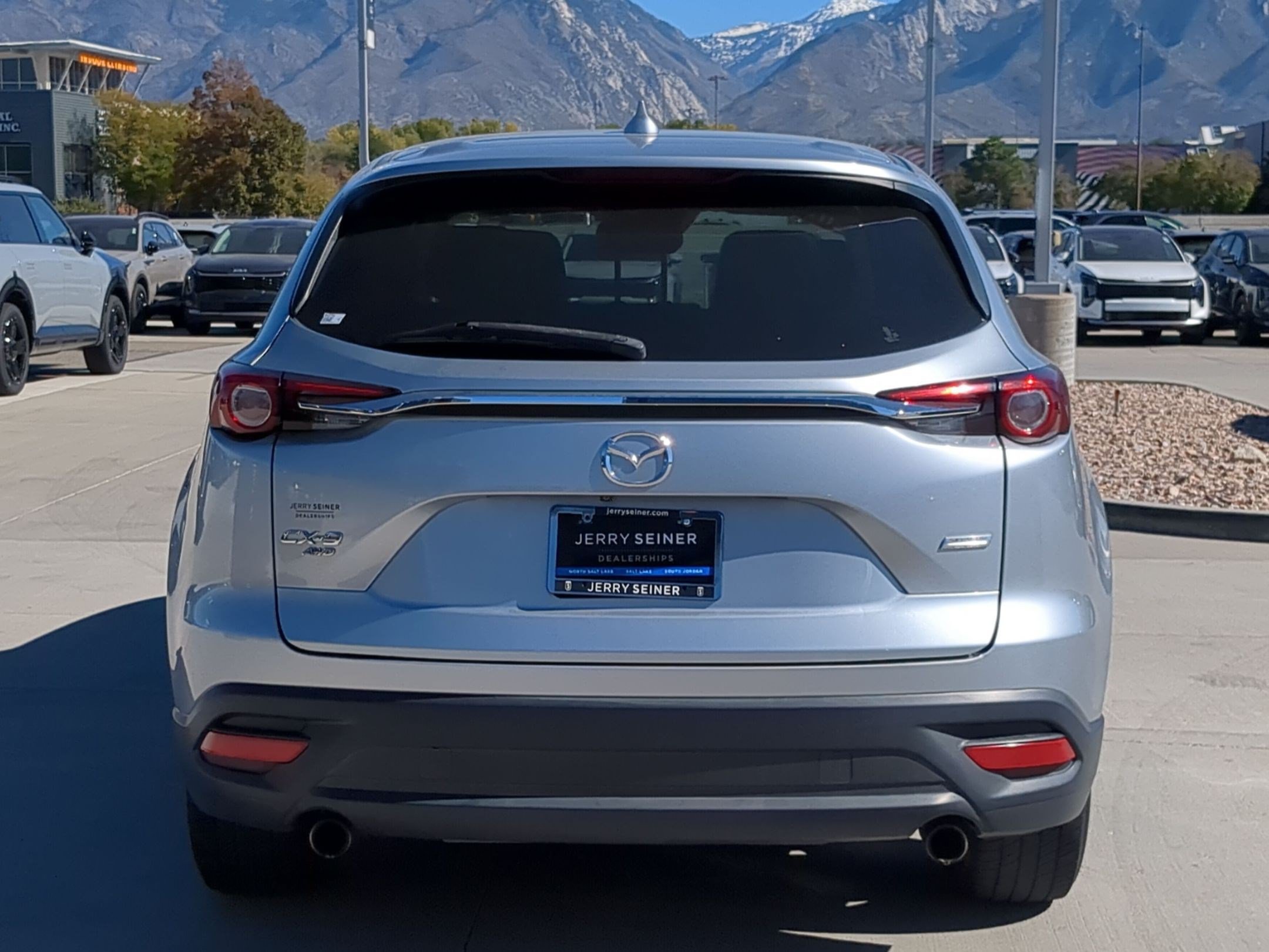 Used 2018 MAZDA CX-9 Touring AWD/4WD image 4