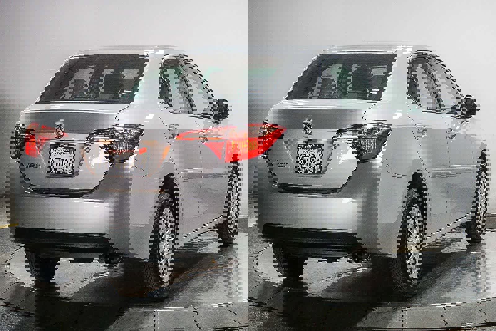 Used 2018 Toyota Corolla L w/ Body Protection Package FWD image 10