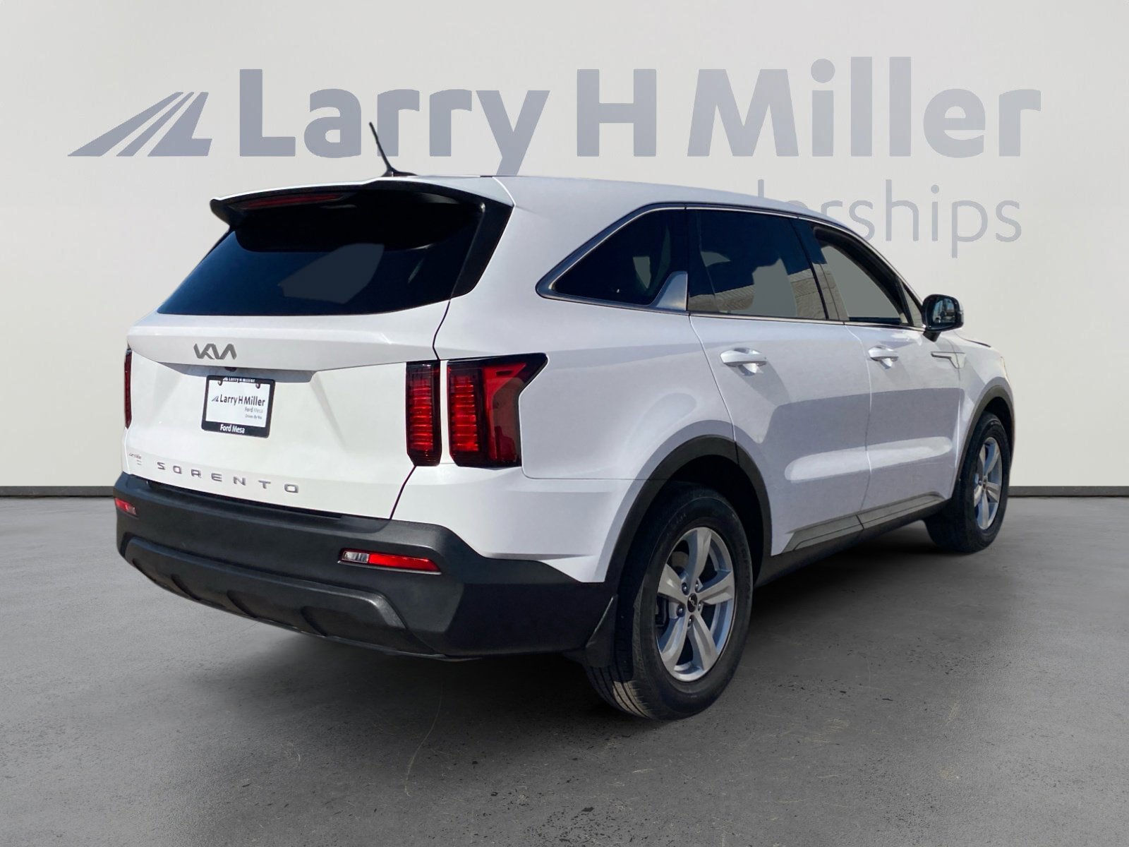 Used 2022 Kia Sorento LX image 5