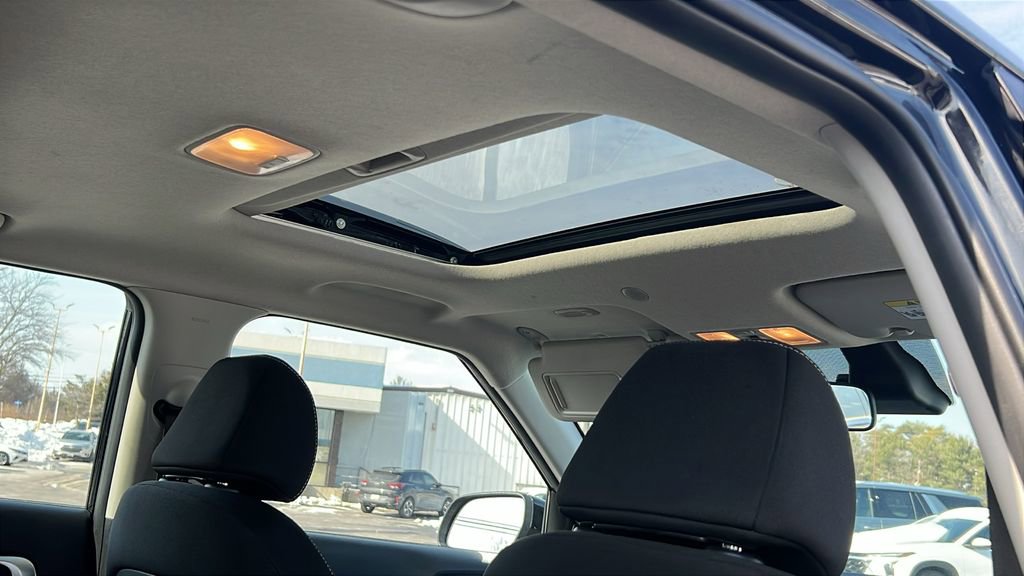 Used 2023 Hyundai Venue SEL image 14