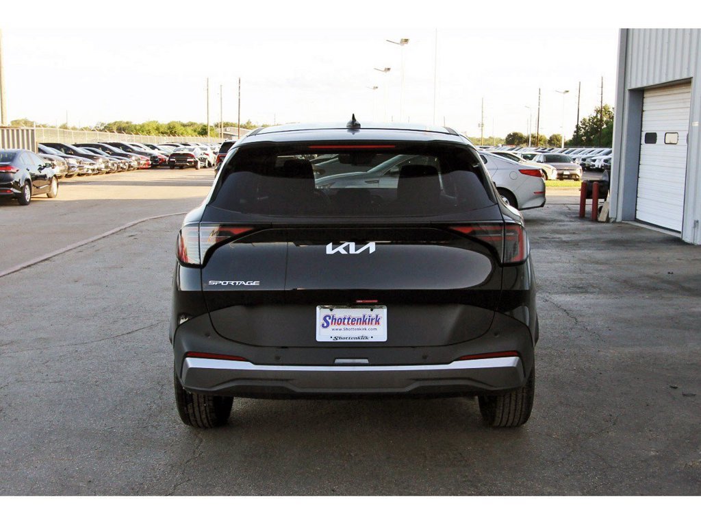 New 2026 Kia Sportage LX FWD image 5