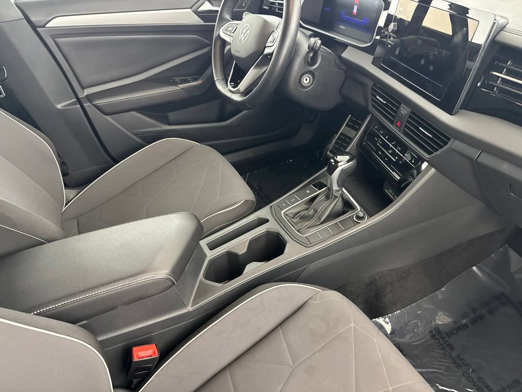 Used 2025 Volkswagen Jetta Sport FWD image 23