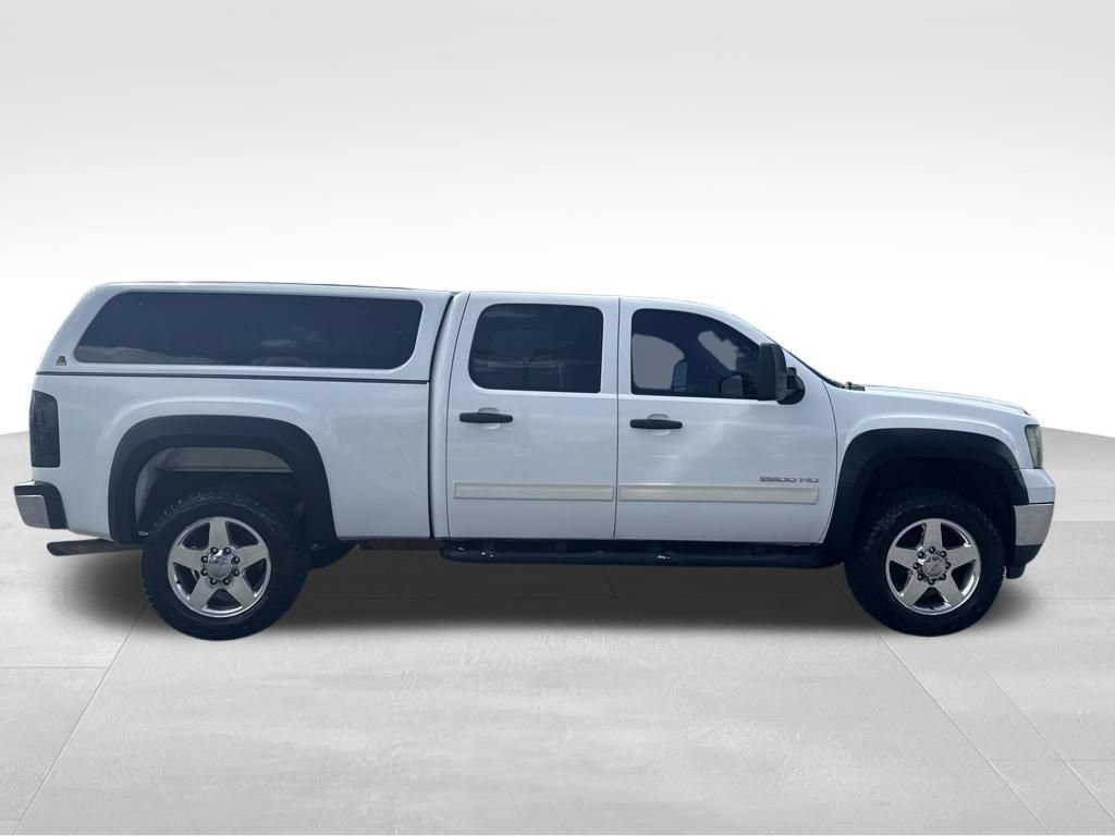 Used 2011 GMC Sierra 2500 SLE AWD/4WD image 2