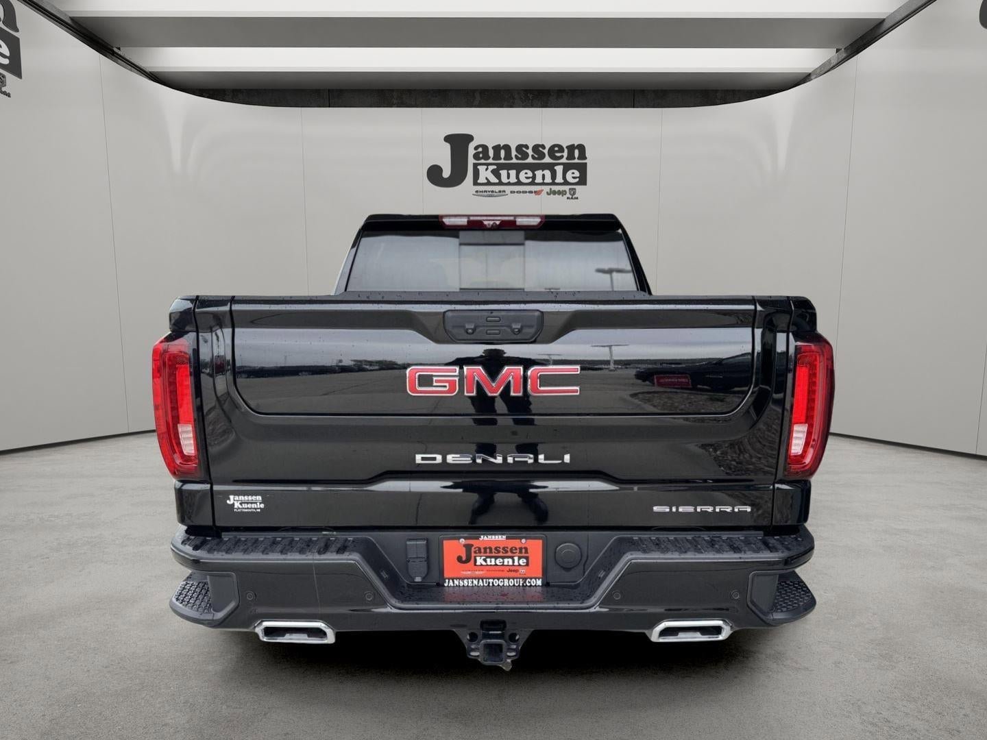 Used 2024 GMC Sierra 1500 Denali w/ Denali Reserve Package AWD/4WD image 2