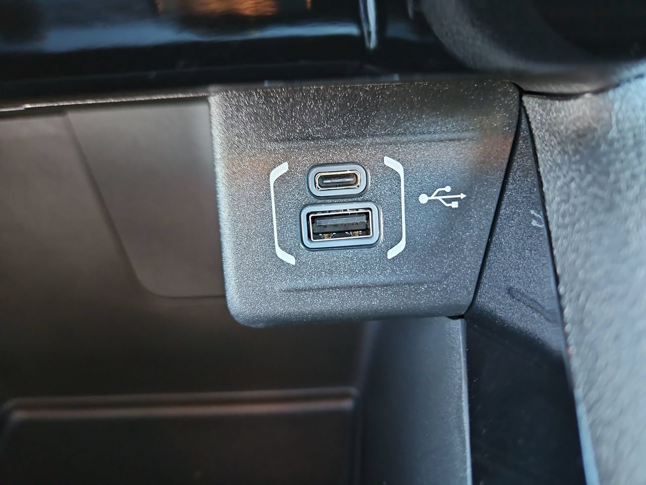 New 2026 Jeep Compass Latitude w/ Sun and Sound Group AWD/4WD image 26