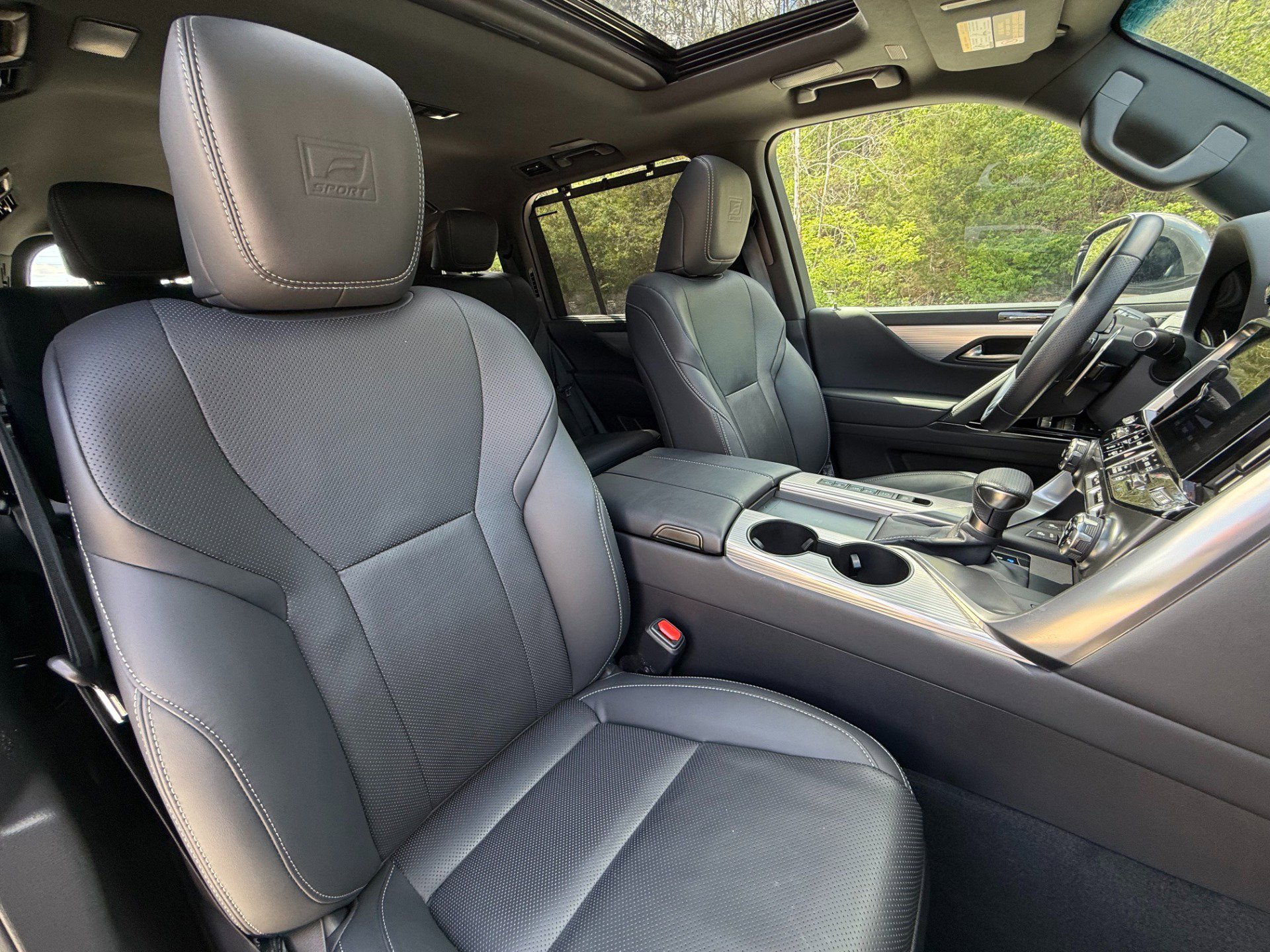 Used 2024 Lexus LX 600 F Sport image 19