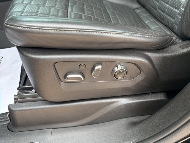 Used 2023 Cadillac Escalade Sport Platinum AWD/4WD image 12