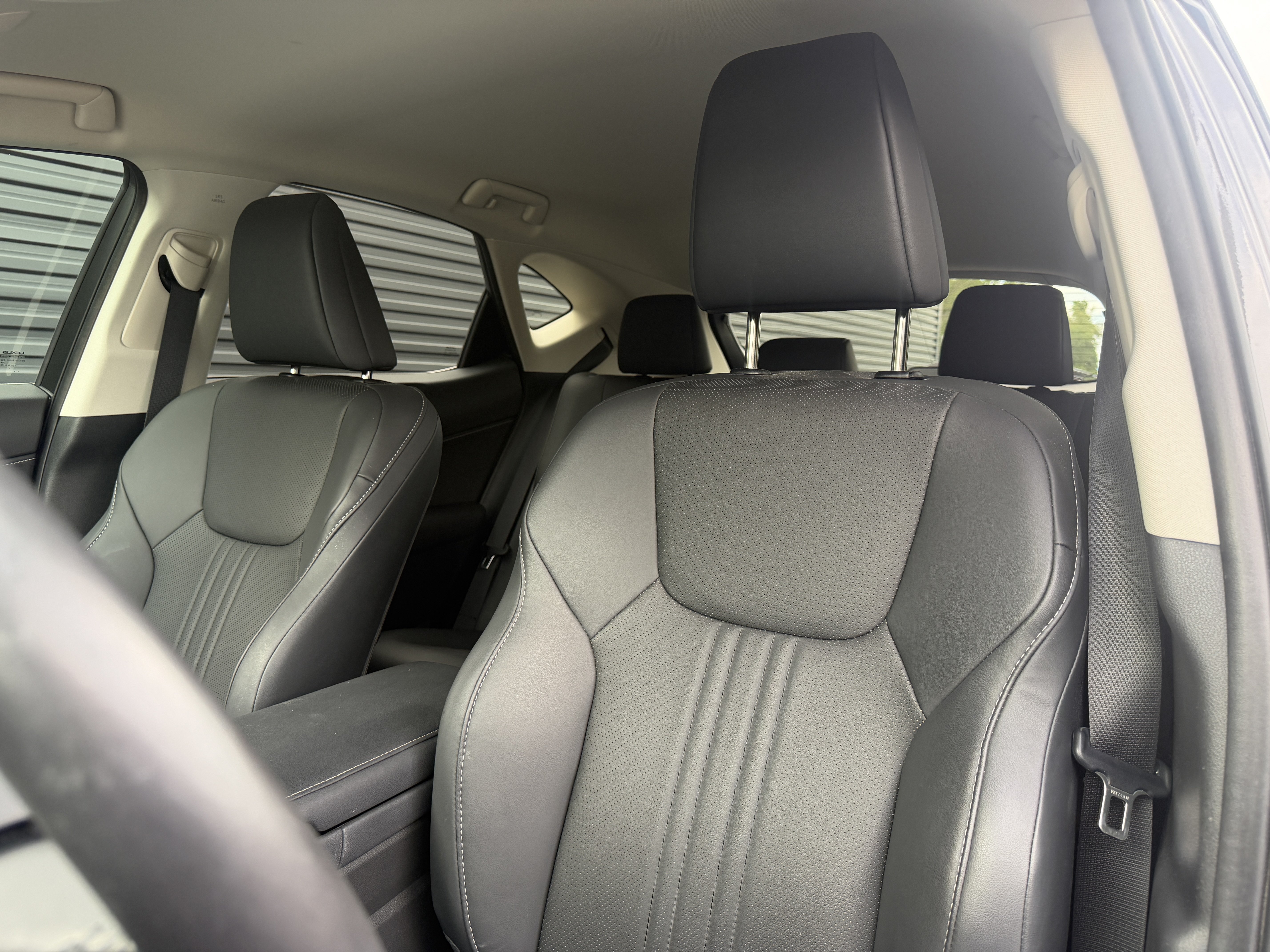 Used 2025 Lexus NX 250 FWD w/ Accessory Package (2T) image 5