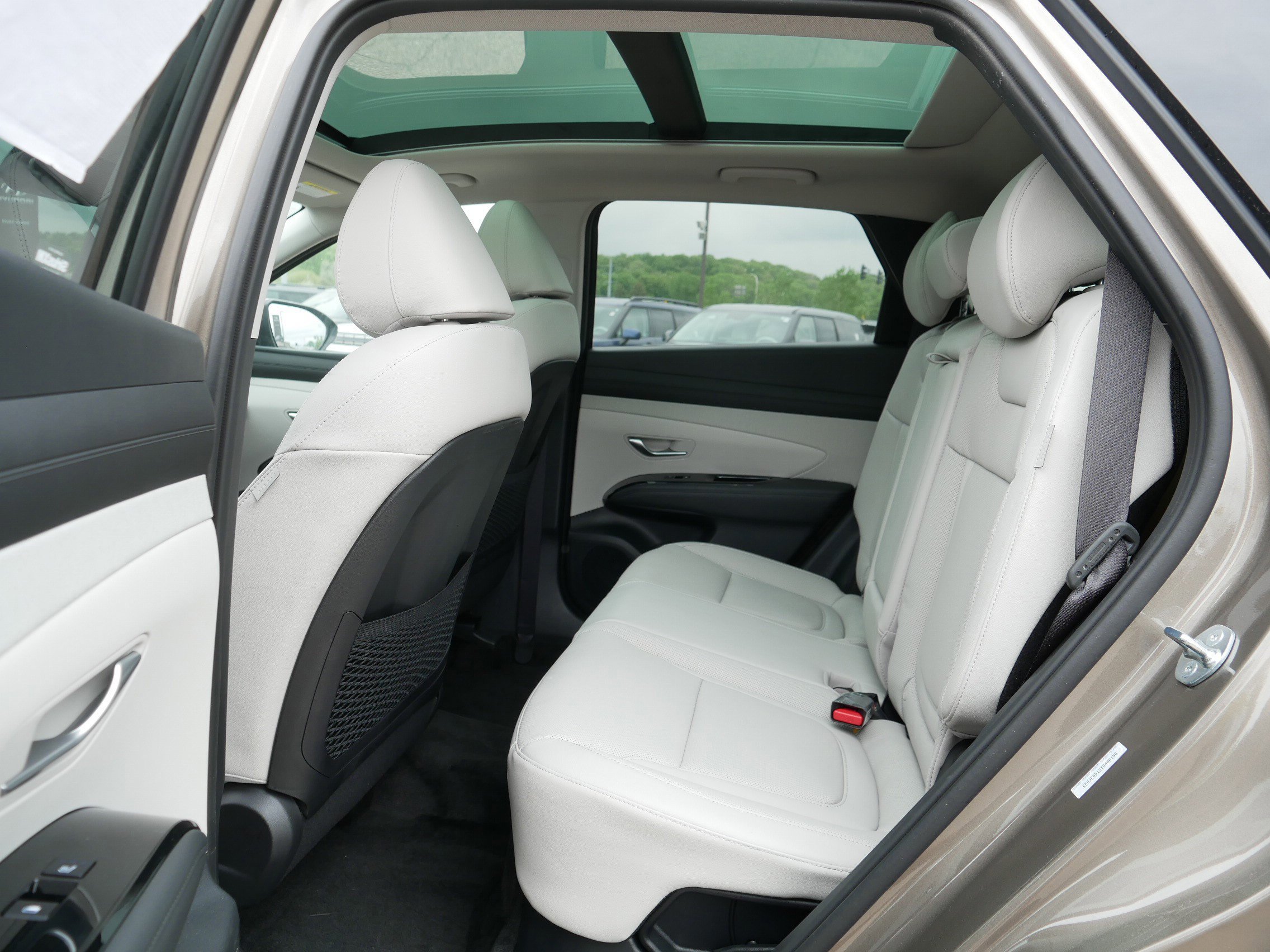 Used 2026 Hyundai Tucson Limited AWD/4WD image 16
