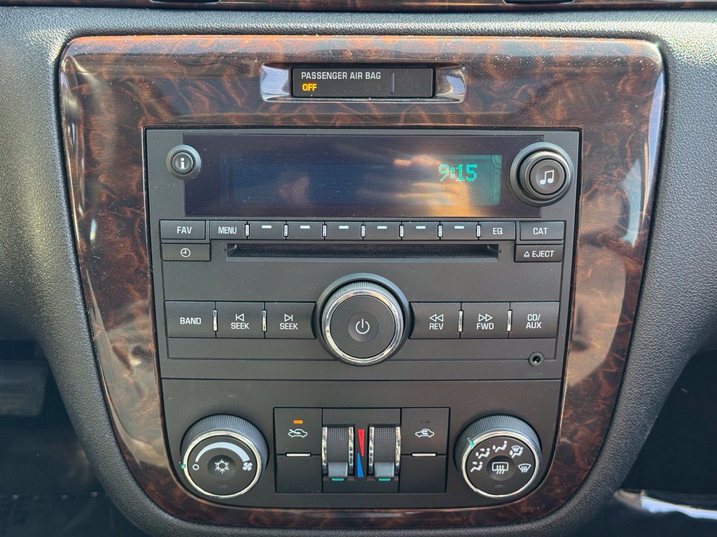 Used 2014 Chevrolet Impala LT w/ LT Sunroof Package FWD image 3