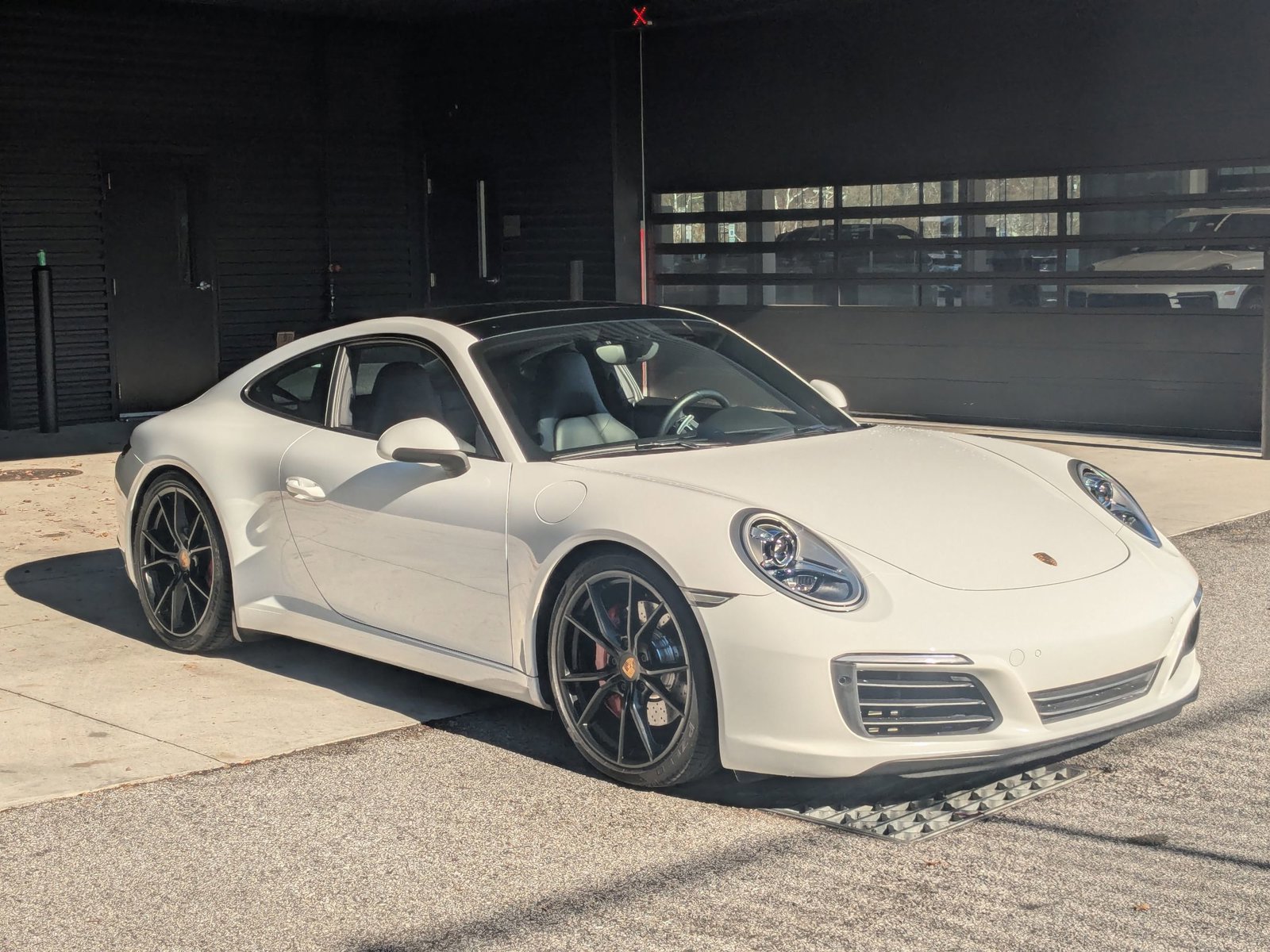 Used 2017 Porsche 911 Carrera S image 7