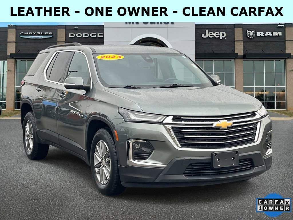 Used 2023 Chevrolet Traverse LT image 1