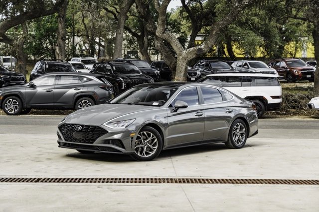 Used 2020 Hyundai Sonata SEL image 2