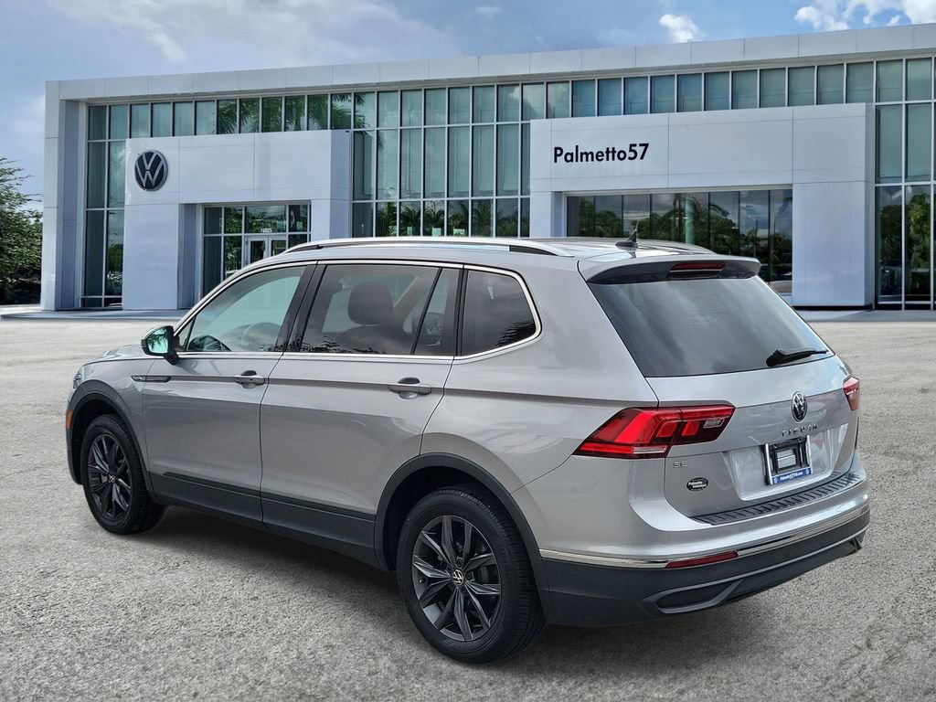 Used 2023 Volkswagen Tiguan SE w/ Panoramic Sunroof Package FWD image 4