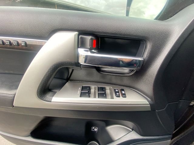 Used 2013 Toyota Land Cruiser image 13