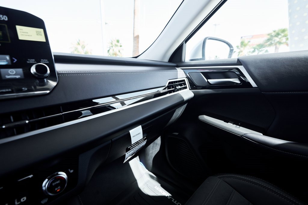 New 2025 Mitsubishi Outlander SE image 51