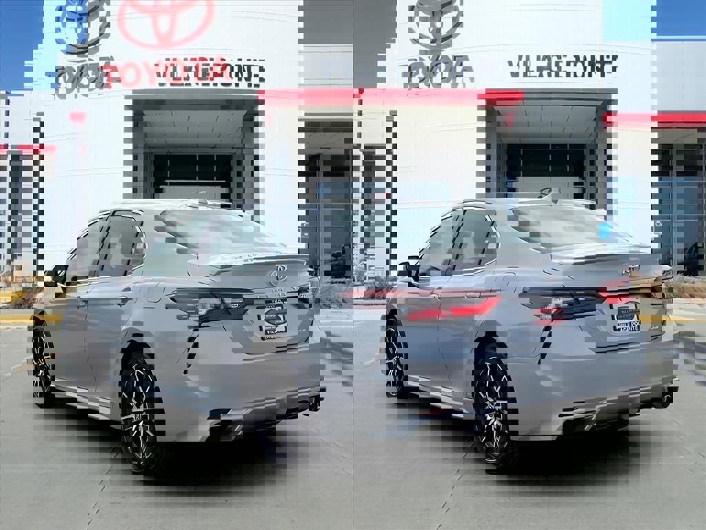 Certified 2023 Toyota Camry SE image 3