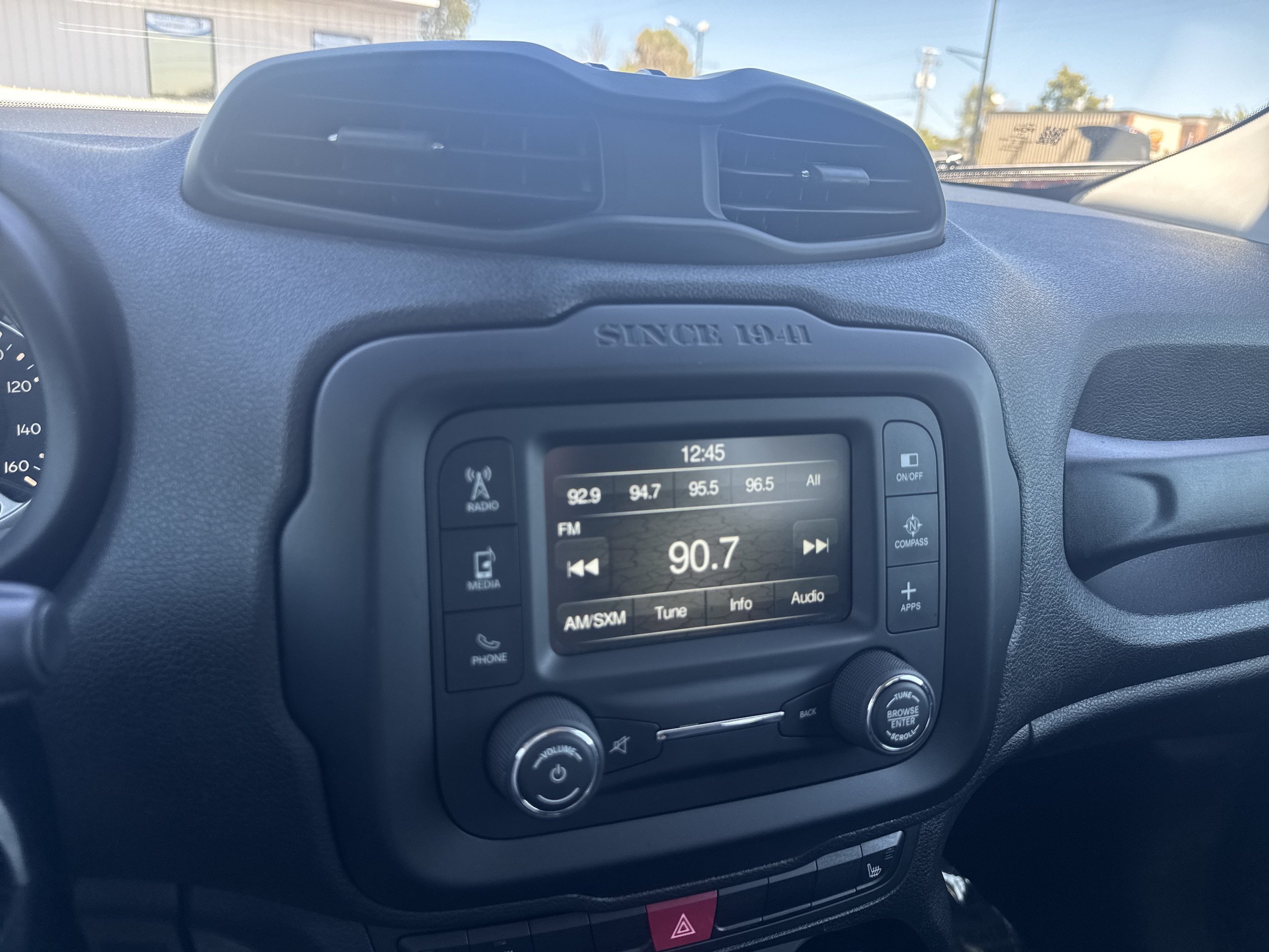 Used 2017 Jeep Renegade Limited FWD image 15